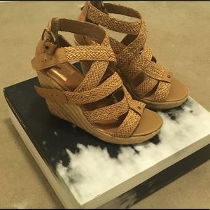 -Dolce Vita wedges